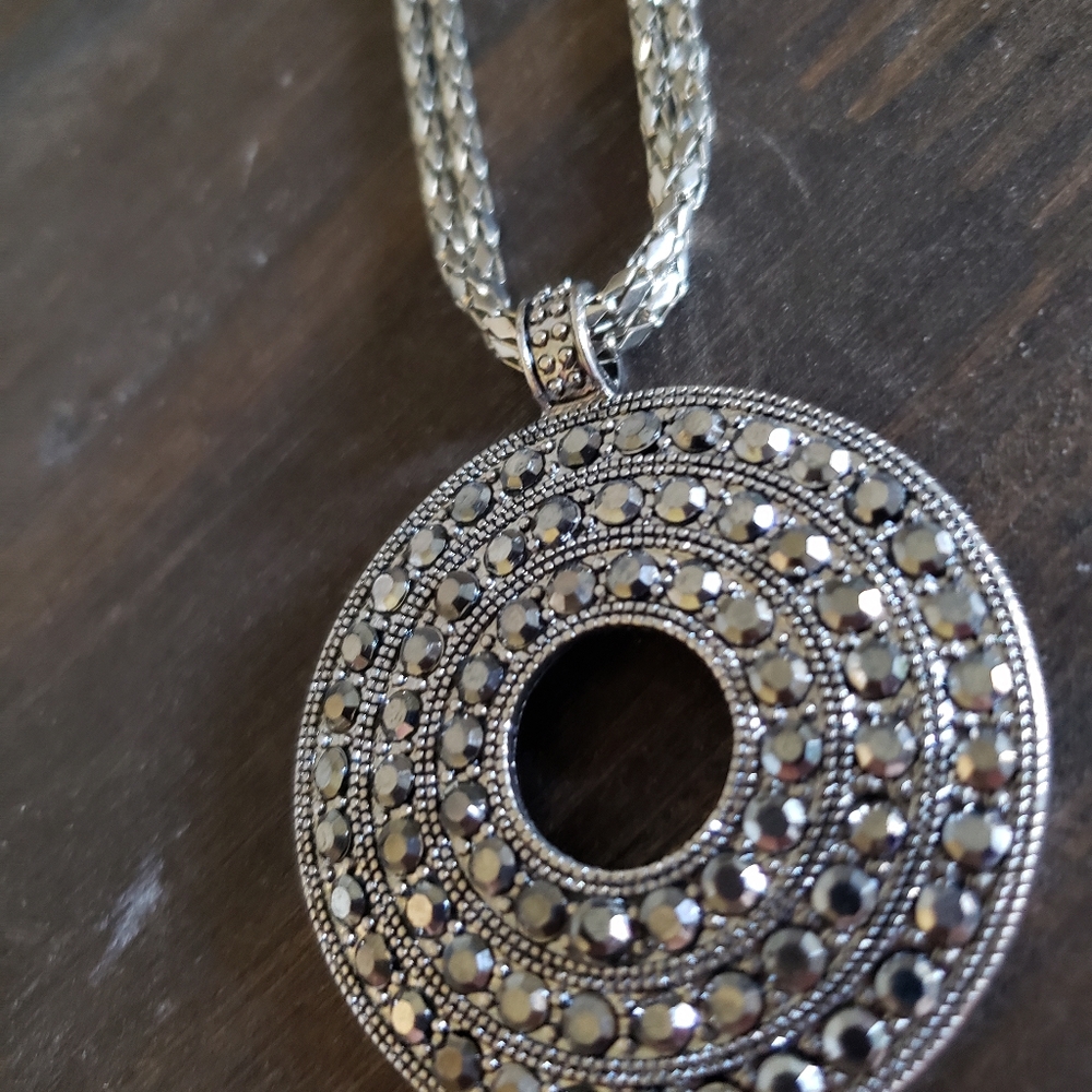 Premier designs necklace silver and black jewels